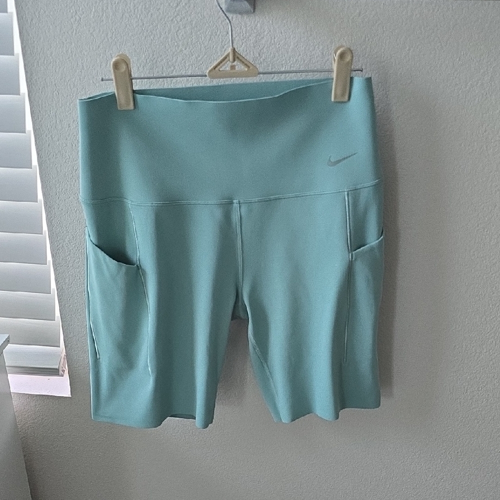 Nike Green Biker Shorts Size Large